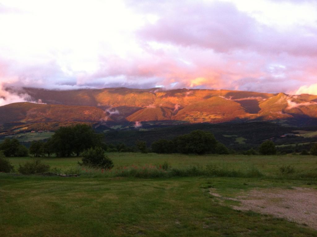 Weekend En Provence Bed and Breakfast Comps  Δωμάτιο φωτογραφία